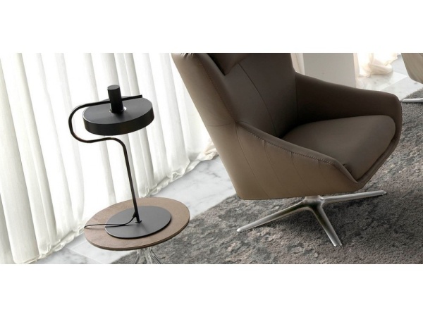 Настольная лампа Aloa черная от интернет-магазина IDODOM.RU