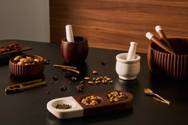 Маленькая миска Rommu из акации от интернет-магазина IDODOM.RU