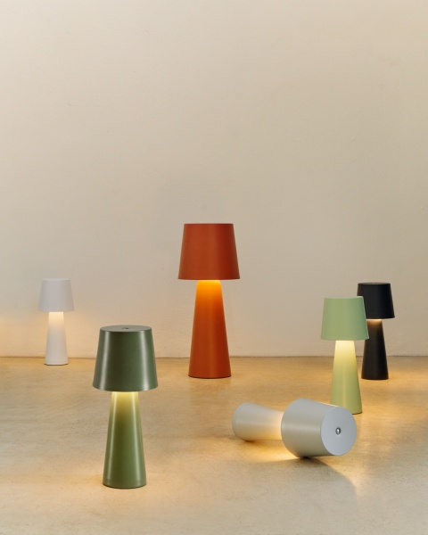 Arenys Большая переносная настольная лампа в белом цвете от интернет-магазина IDODOM.RU