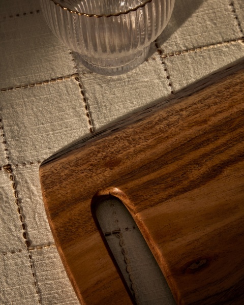 Большая сервировочная доска Zeun из акации от интернет-магазина IDODOM.RU