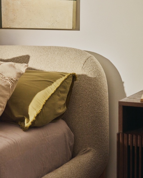 Кровать Odina из букле цвета экрю со съемным чехлом 160 x 200 см от интернет-магазина IDODOM.RU