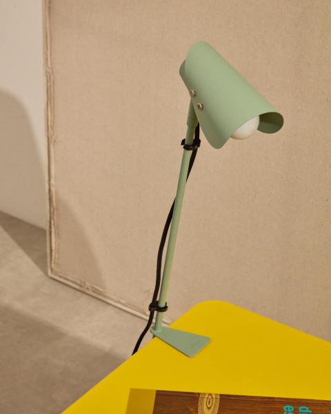 Настольная лампа Jula с зажимом из зеленого металла от интернет-магазина IDODOM.RU