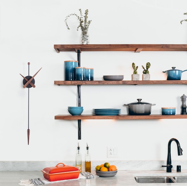 Настенные часы Punta черный-орех от интернет-магазина IDODOM.RU