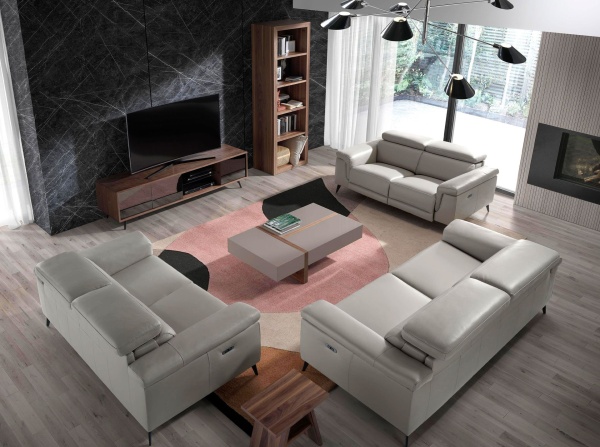 Тумба под телевизор 3223/1403-F-180 из орехового дерева и черного зеркального стекла от интернет-магазина IDODOM.RU