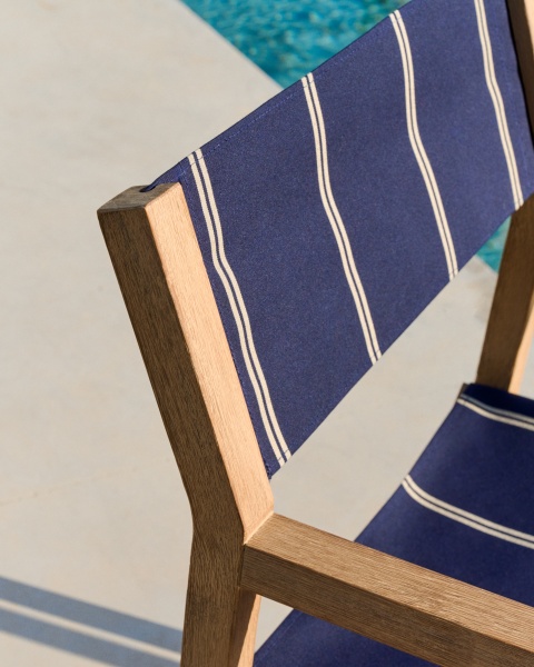 Уличный складной стул Vilara в сине-бежевую полоску из акации от интернет-магазина IDODOM.RU