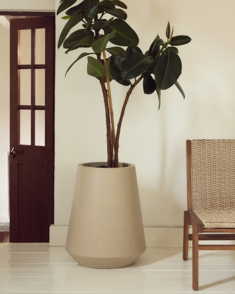 Кашпо Calun керамика бежевого цвета Ø 50 см от интернет-магазина IDODOM.RU