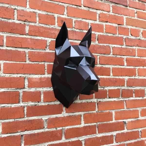 Голова добермана. Полигональная скульптура из углеродистой стали. Финиш: Окрашивание по каталогу цветов Rall. Цвет: Черный матовый.