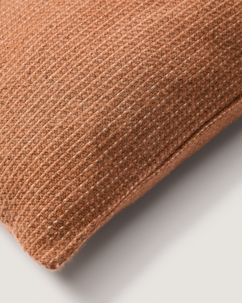 Чехол для подушки Elira из шерсти и хлопка оранжевого цвета 40 x 60 см от интернет-магазина IDODOM.RU