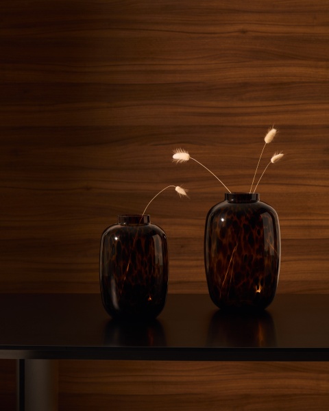 Panth Ваза из коричневого стекла 30 см от интернет-магазина IDODOM.RU