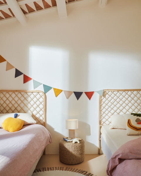 Вельветовая настольная лампа Bianella бежевого цвета от интернет-магазина IDODOM.RU