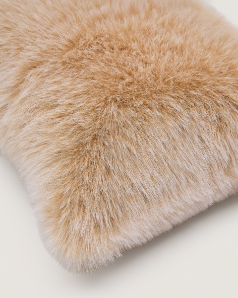 Чехол на подушку из искусственного меха Lisara цвета экрю 40 x 60 см от интернет-магазина IDODOM.RU