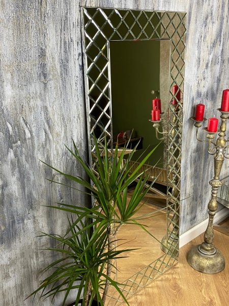 Зеркало Cristal от интернет-магазина IDODOM.RU