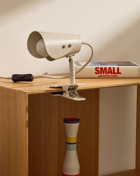 Маленькая настольная лампа Jula с зажимом из серого металла от интернет-магазина IDODOM.RU