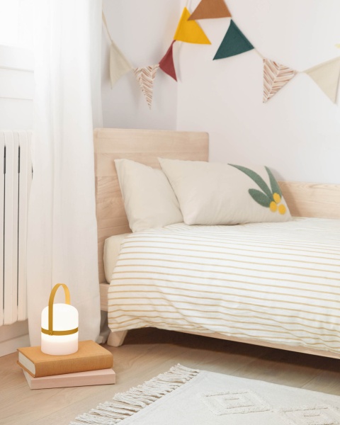 Настольная мини-лампа Lame горчично-желтого цвета от интернет-магазина IDODOM.RU