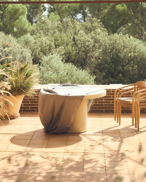 Защитный чехол Iria для круглых уличных столов макс. 130 x 130 от интернет-магазина IDODOM.RU