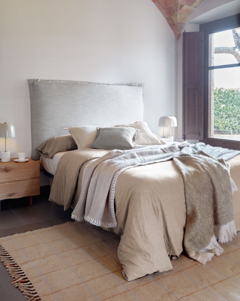 Изголовье из льняной ткани серого цвета Tanit со съемным чехлом 166 x 106 см от интернет-магазина IDODOM.RU