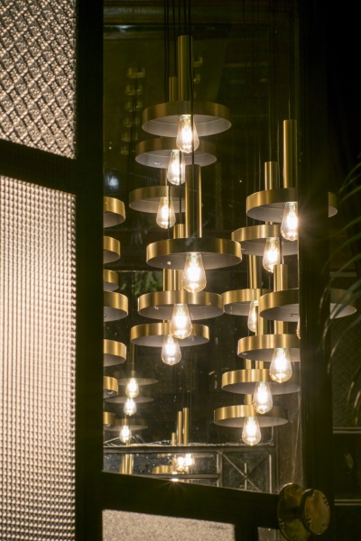 Люстра Whizz 7L золотая / черная от интернет-магазина IDODOM.RU