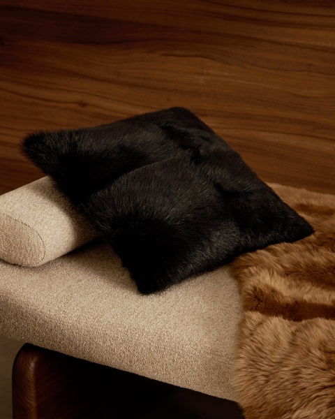 Katny черный кожаный чехол для подушки, 45 x 45 см от интернет-магазина IDODOM.RU