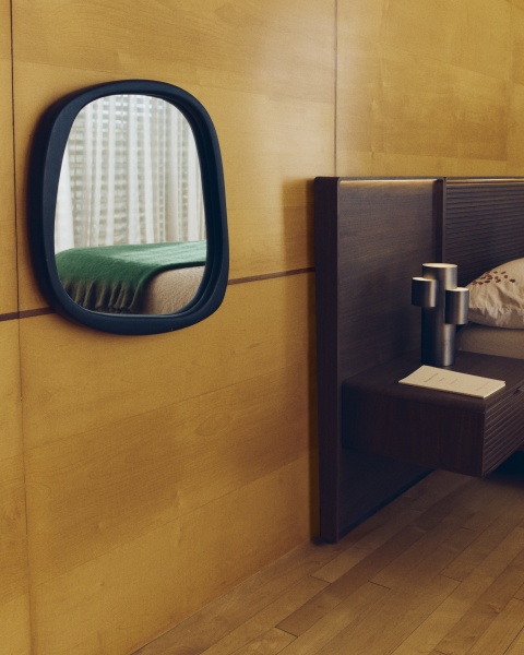 Зеркало из тикового дерева Alura черного цвета 45,5 x 47 см от интернет-магазина IDODOM.RU