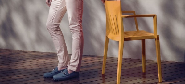 Кресло Spritz с подлокотниками от интернет-магазина IDODOM.RU