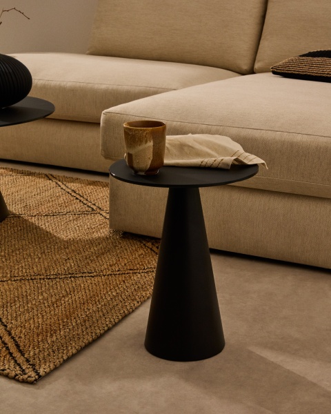 Wilshire Приставной столик из металла и стекла черный Ø35 см от интернет-магазина IDODOM.RU