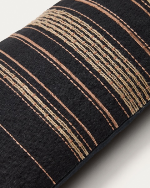 Чехол для подушки Sairu из льна черного цвета с бежевой вышивкой 30 x 50 см от интернет-магазина IDODOM.RU