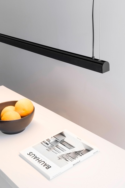 Подвесной светильник Vico 1150 черного цвета с розеткой на поверхности от интернет-магазина IDODOM.RU