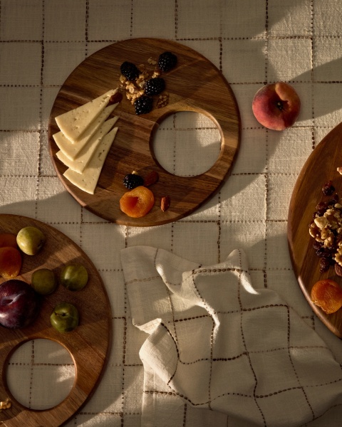 Доска сервировочная малая Klot из акации от интернет-магазина IDODOM.RU