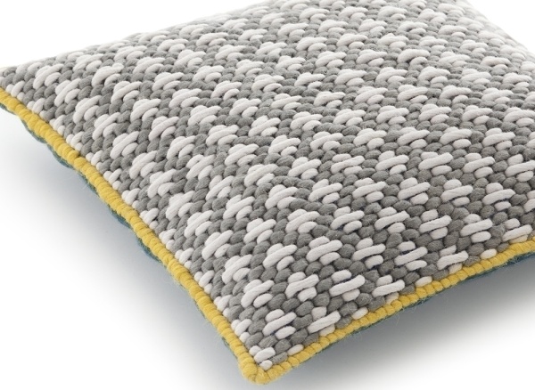 Подушка Silai Light grey - Blue 50x50 от интернет-магазина IDODOM.RU