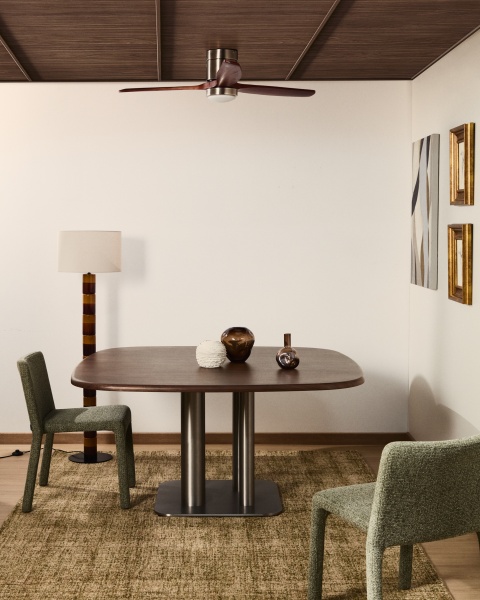 Стол Melvar из орехового шпона с основанием из матовой нержавеющей стали, 121 x 121 от интернет-магазина IDODOM.RU