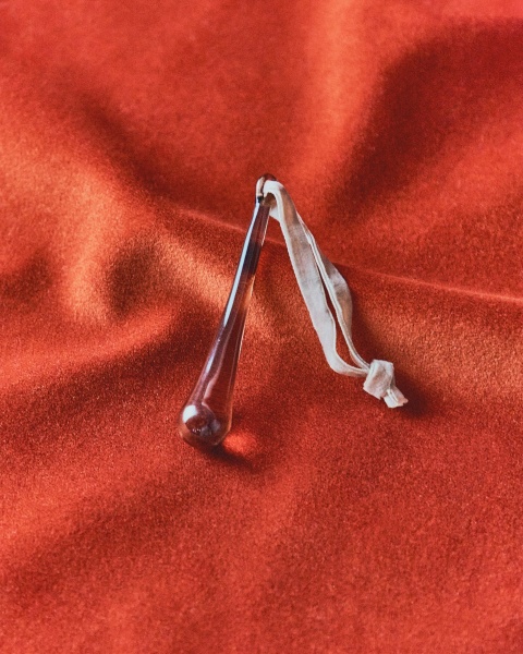 Набор из 2 подвесных украшений Alsenia из коричневого переработанного стекла, 20 см от интернет-магазина IDODOM.RU