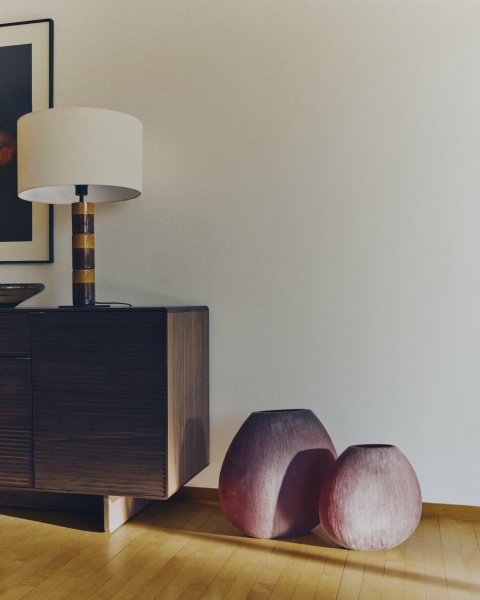 Ваза из бордового стекла Rovena 43,5 см от интернет-магазина IDODOM.RU