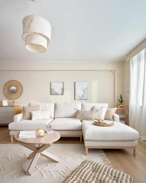 Mihaela 3-местный диван с правым шезлонгом из белого микробукле 264 см от интернет-магазина IDODOM.RU