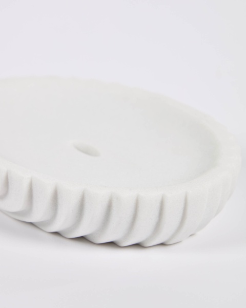 Мыльница из белого искусственного камня Ateneas от интернет-магазина IDODOM.RU