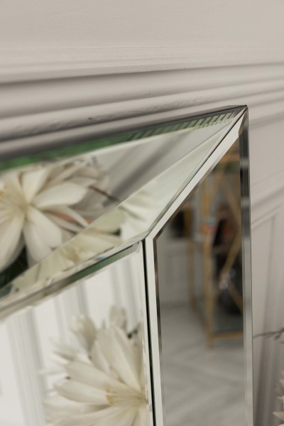 Зеркало Monna от интернет-магазина IDODOM.RU