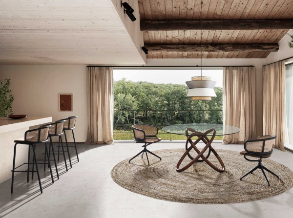 Барный стул 4128/BS-1698A из коричневого бархата и ротанга от интернет-магазина IDODOM.RU