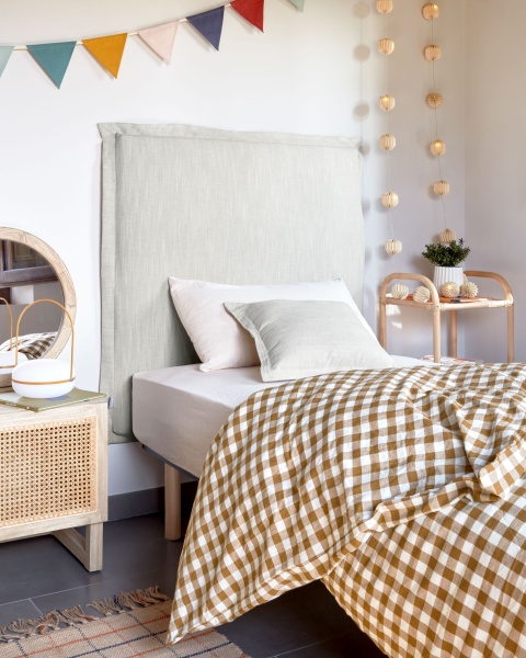 Изголовье из льняной ткани белого цвета Tanit со съемным чехлом 106 x 106 см от интернет-магазина IDODOM.RU