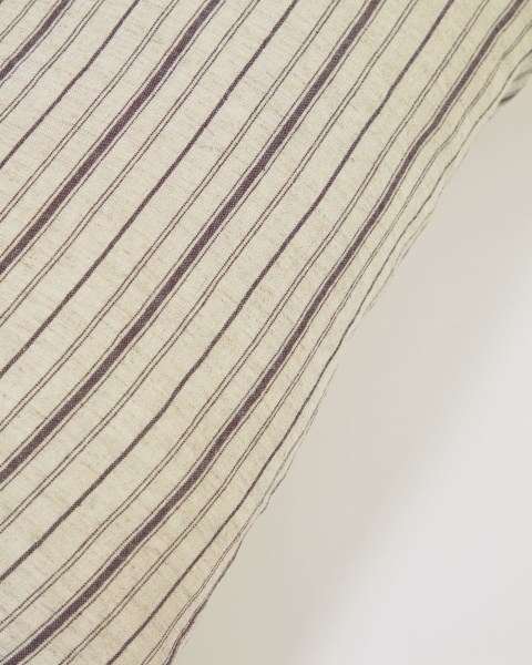 Чехол Etna из 100% льна в коричневую полоску 30 x 50 см от интернет-магазина IDODOM.RU