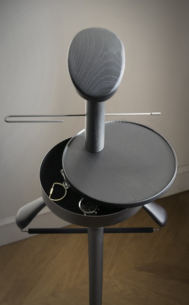 Вешалка напольная Momentos M черный ясень / мрамор Sahara Noir от интернет-магазина IDODOM.RU