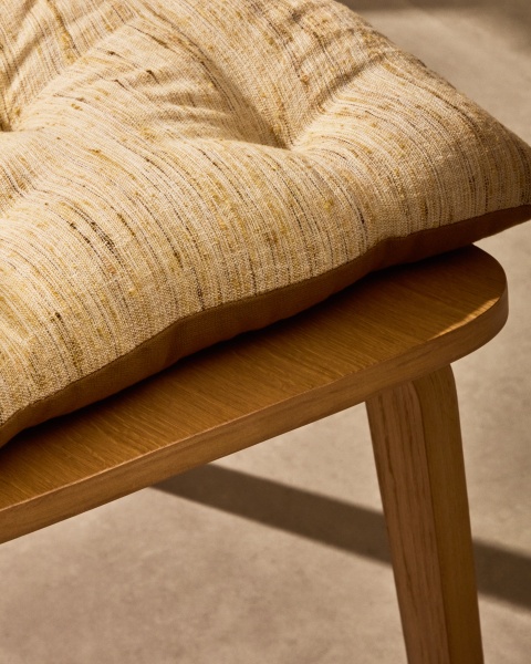 Подушка для стула Aren горчичного цвета 45 x 45 см от интернет-магазина IDODOM.RU