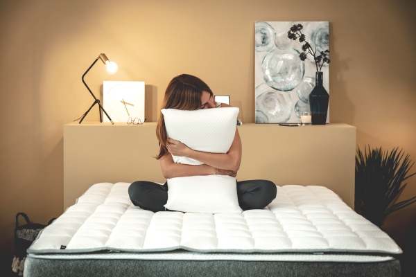 Настольная лампа Klara черная от интернет-магазина IDODOM.RU