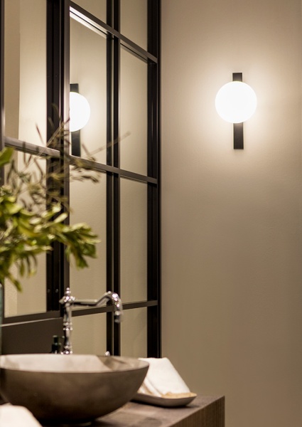 Настенный светильник Circ CIR_3720 черный от интернет-магазина IDODOM.RU