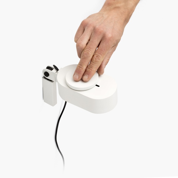 Белый настенный светильник Inviting от интернет-магазина IDODOM.RU