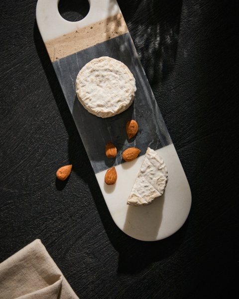 Сервировочная доска Nivol из черно-белого мрамора и травертина от интернет-магазина IDODOM.RU