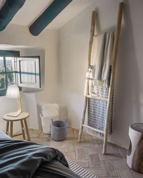 Настольная лампа Percy белая от интернет-магазина IDODOM.RU