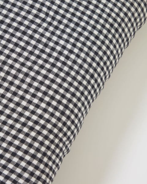 Чехол для подушки Hilaria из 100% льна в черно-белую клетку 45 x 45 см от интернет-магазина IDODOM.RU