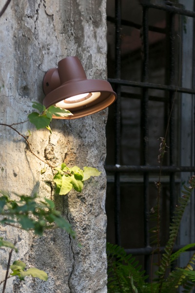 Уличное бра Bronx коричневое от интернет-магазина IDODOM.RU