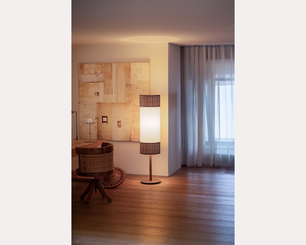 Торшер Tamiz орех/латунь от интернет-магазина IDODOM.RU