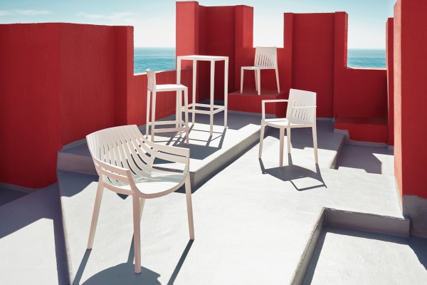 Полубарный стул Spritz от интернет-магазина IDODOM.RU