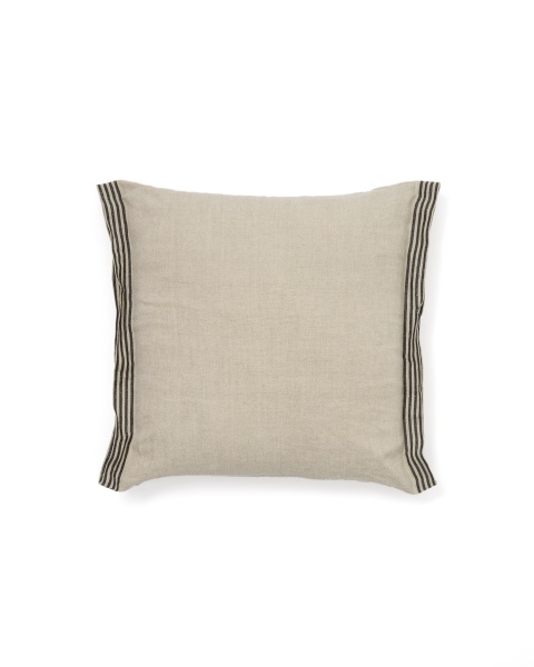Чехол для подушки Niven из льна бежевого цвета с боковыми полосками 45 x 45 см от интернет-магазина IDODOM.RU